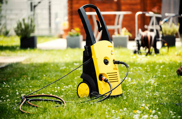 Best Pool Deck Cleaning  in Millbury, OH